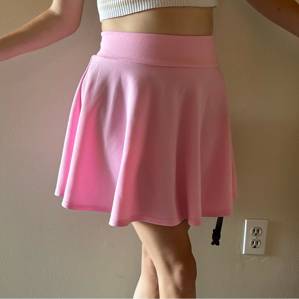 Very cute skater skirt. Size Small Adult